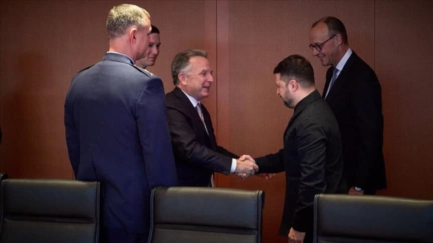 Зеленьский: “Одоо хянаж байгаа газар нутгаа Орост өгөхгүй”