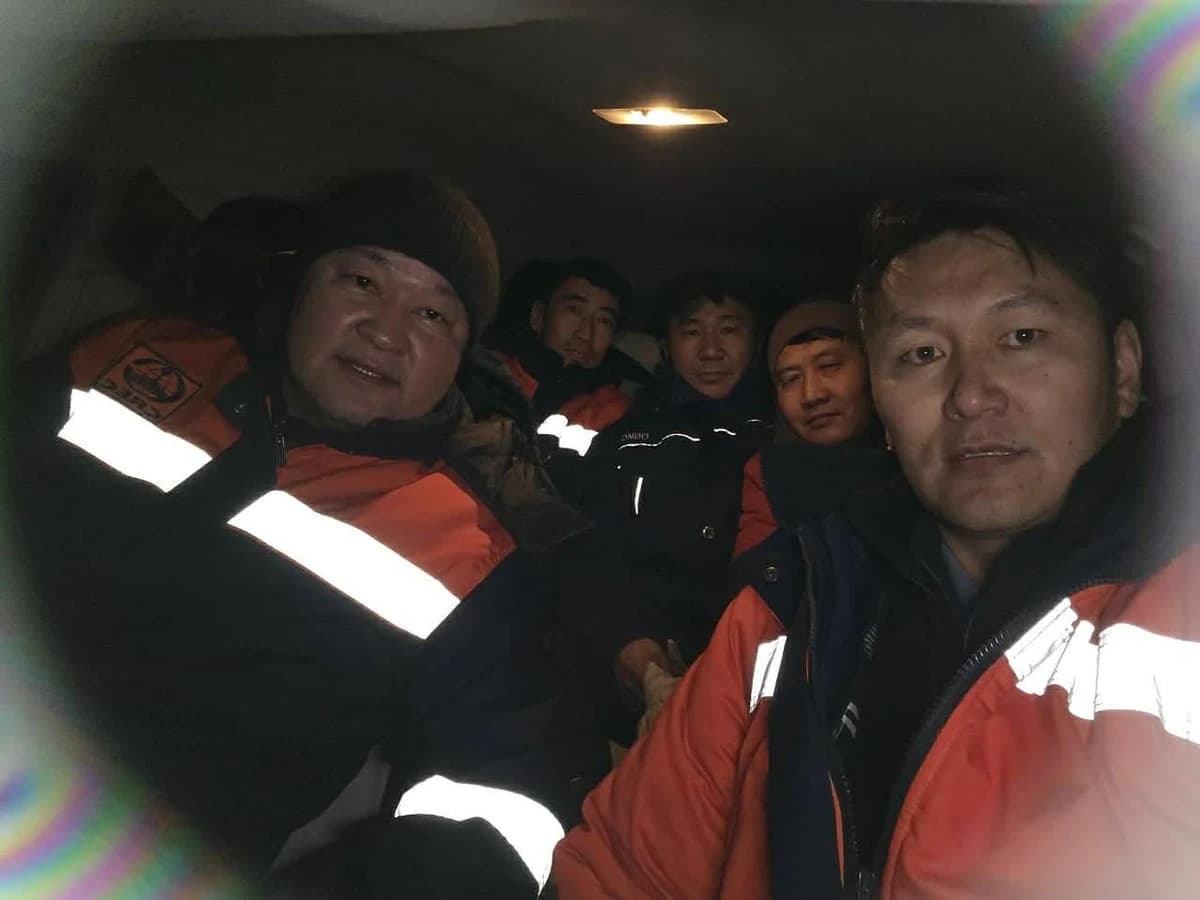 新鑫公司雪夜救援被困达西县居民