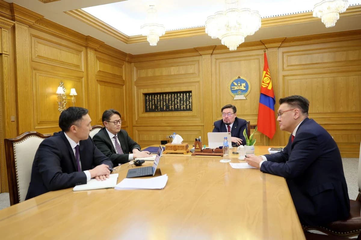 税务负责人擅自旷工赴迪拜度假引众怒，费用来源成舆论核心关切