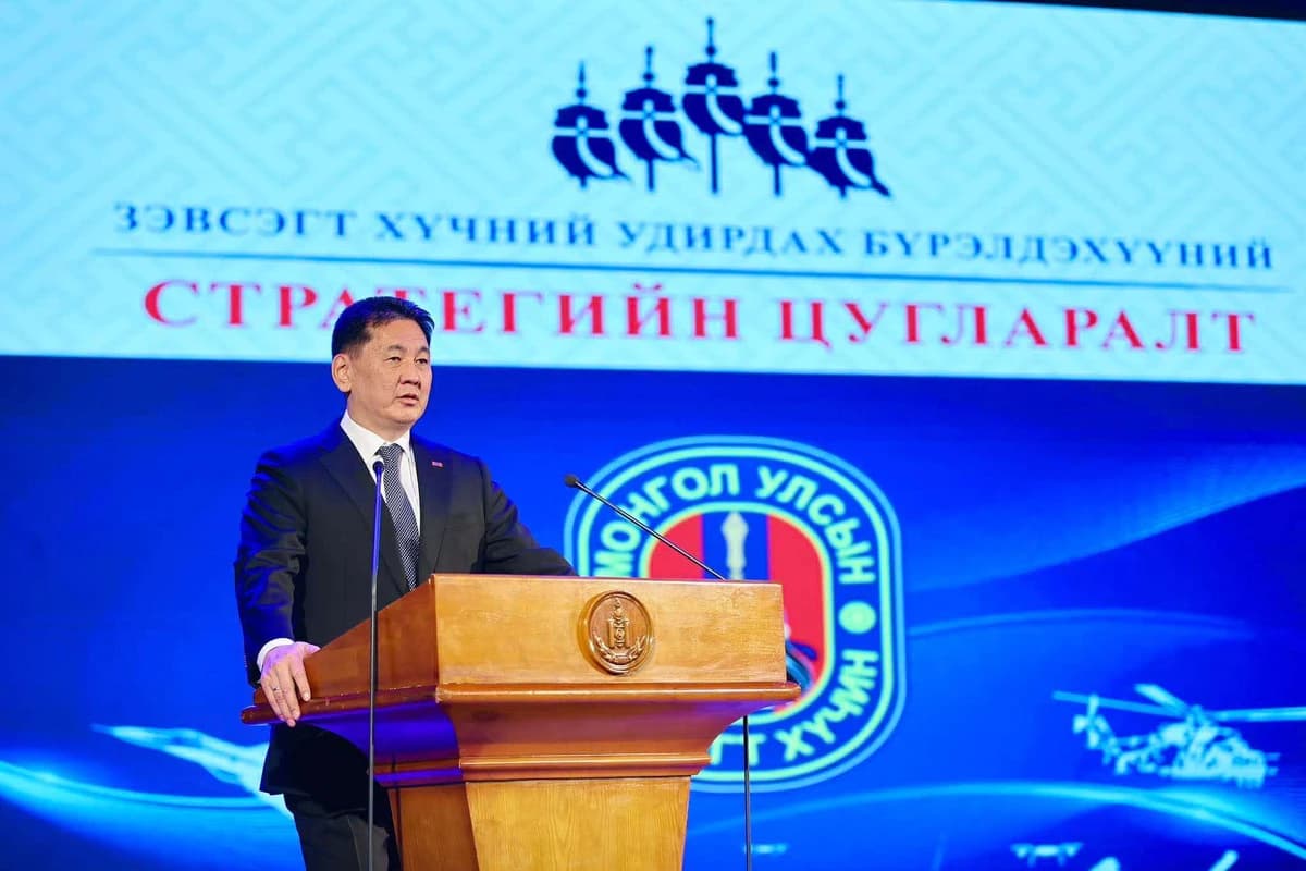 蒙古国武装力量总司令乌·呼日勒苏赫：国家军事机构发展战略亟待重新制定