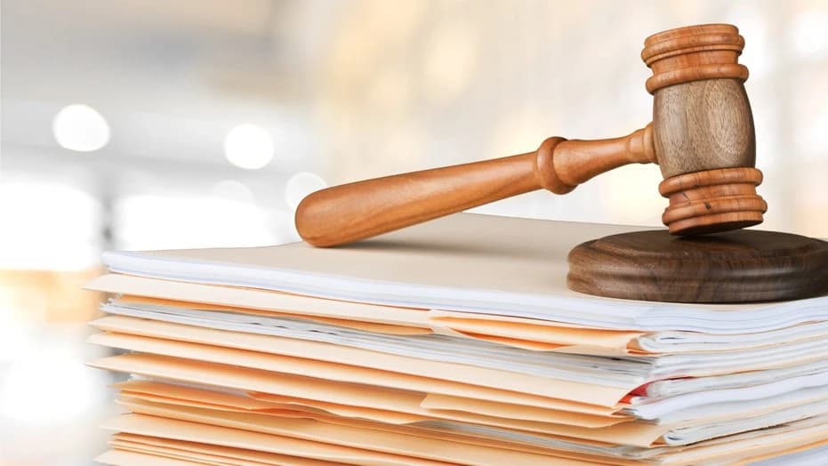 Хуулиас “том” намуудыг хуулийн дагуу татан буулгах ёстой!