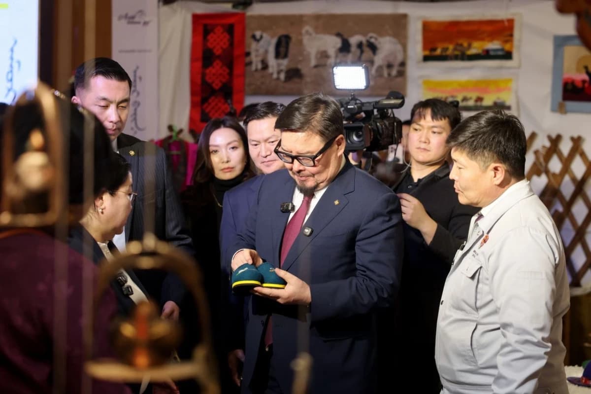 蒙古国总理呼吁国民：选购本土产品，助力经济发展
