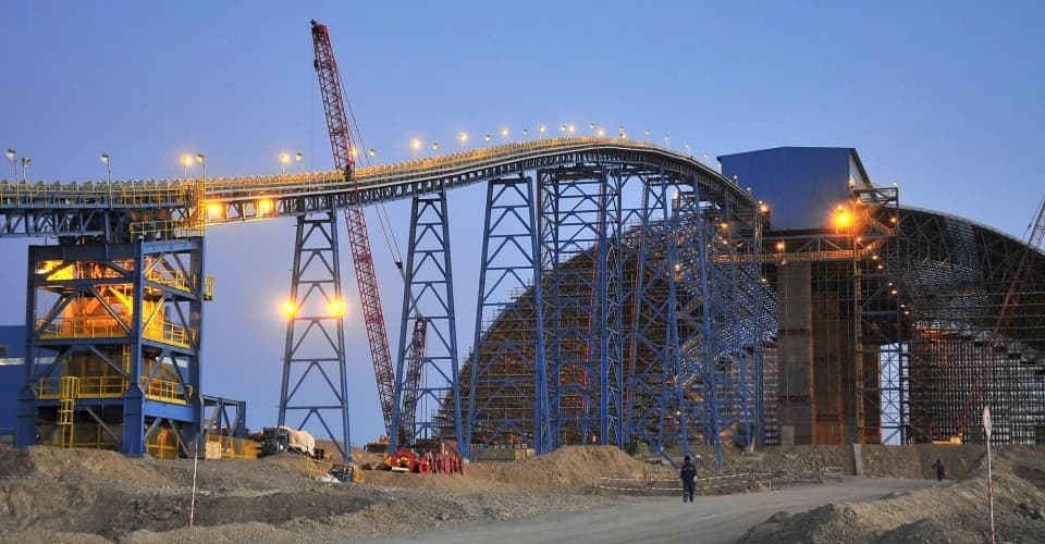 Оюутолгой: Монгол Улс ба Рио Тинтогийн хоорондох өндөр бооцоот зөрчил