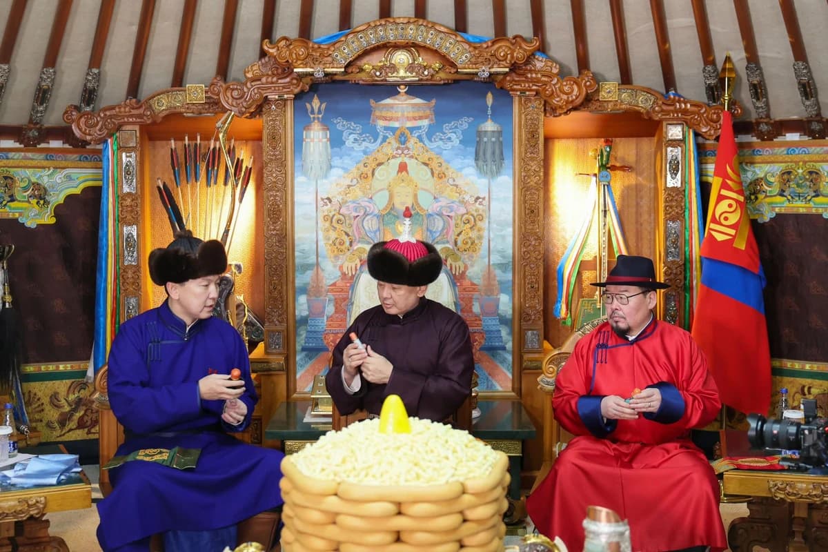 Төрийн хан хуурыг эгшиглүүлсэн Монгол Төрийн золголт болов