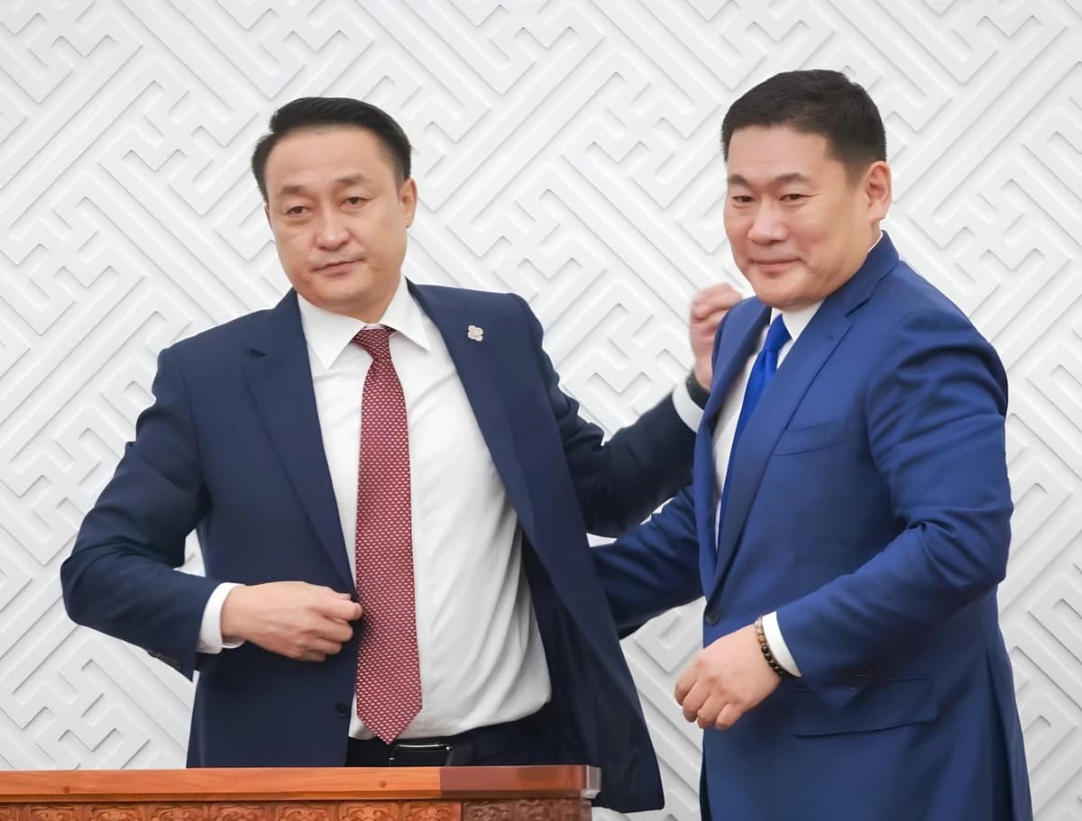 Л.Оюун-Эрдэнэ Д.Амарбаясгалангийн ард нуугдах ёсгүй!