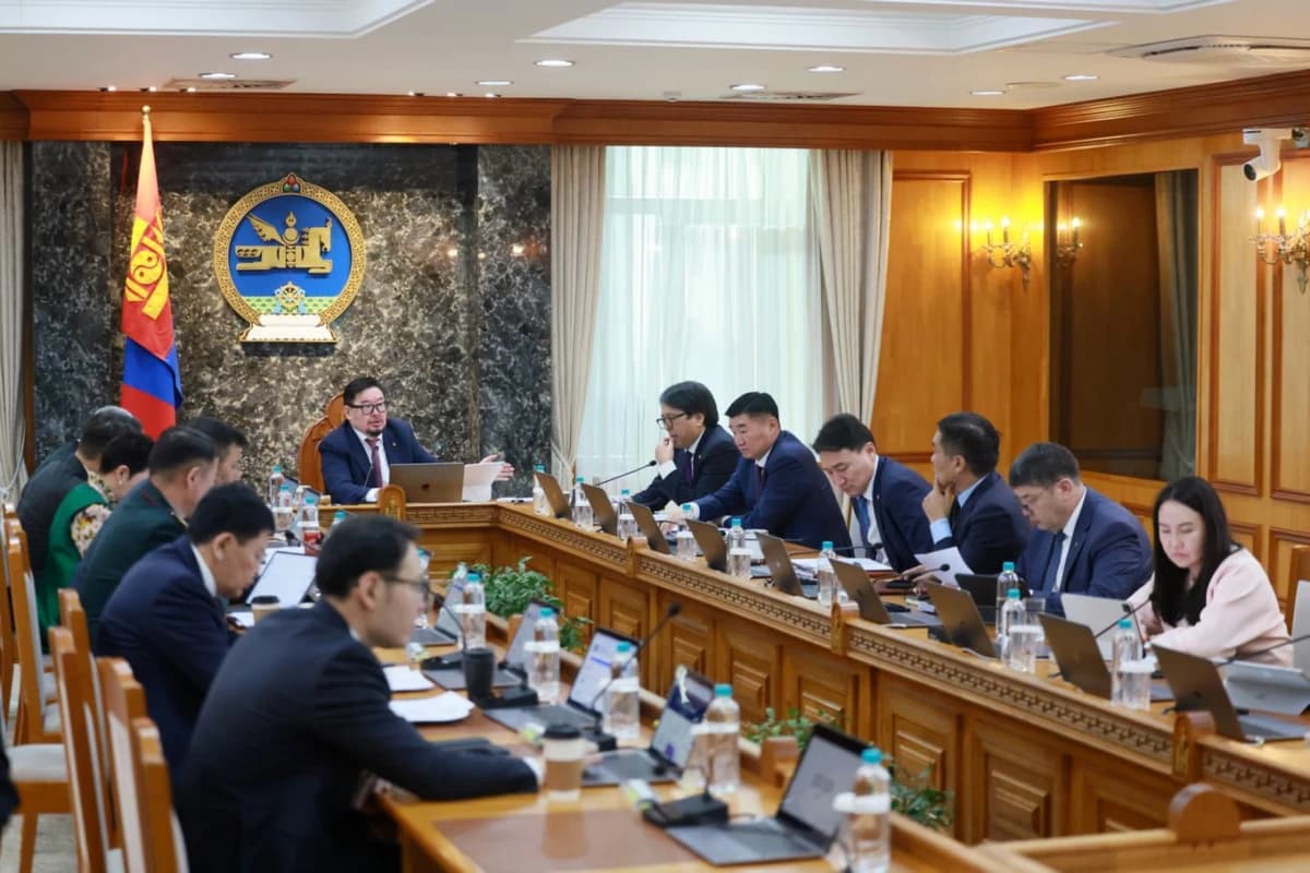 Жилийн дотор 3.5 тэрбум төгрөгийн өрөнд орсон “Эрчист Монгол”-ыг татан буулгав