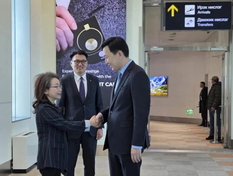 蒙古国大呼拉尔议长N.乌查日拉启程访华