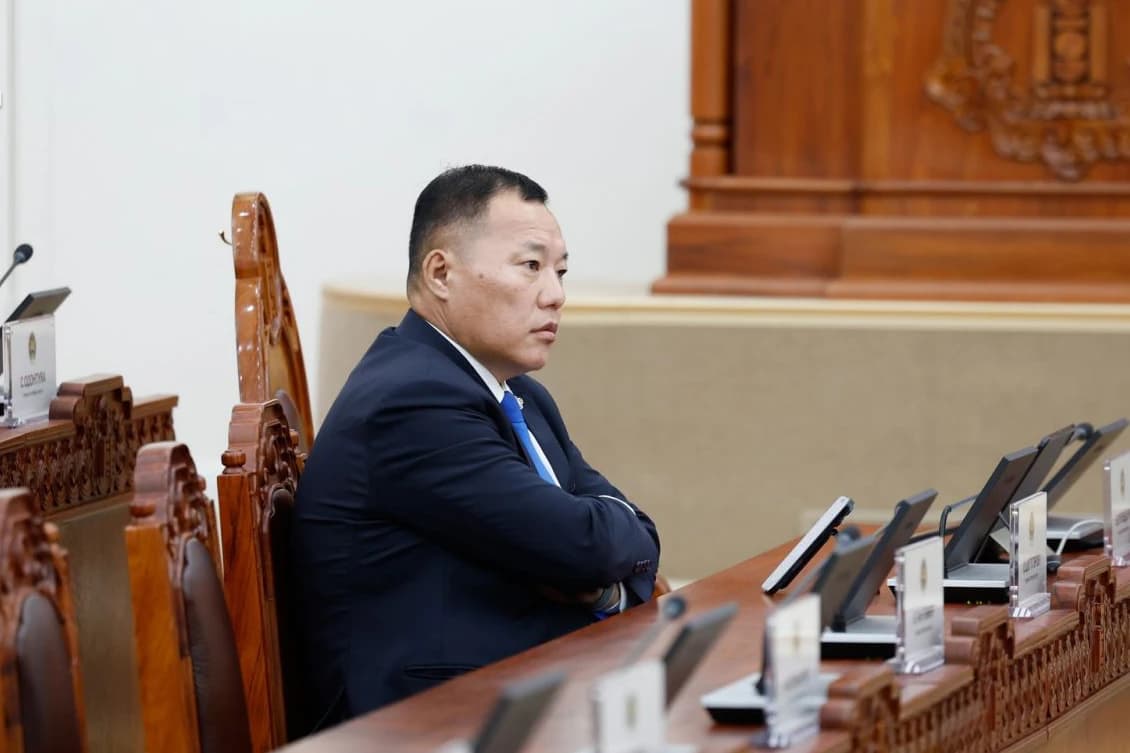 Ц.Баатархүү, Г.Хосбаяр нар О.Цогтгэрэлийн эсрэг талд гарчээ