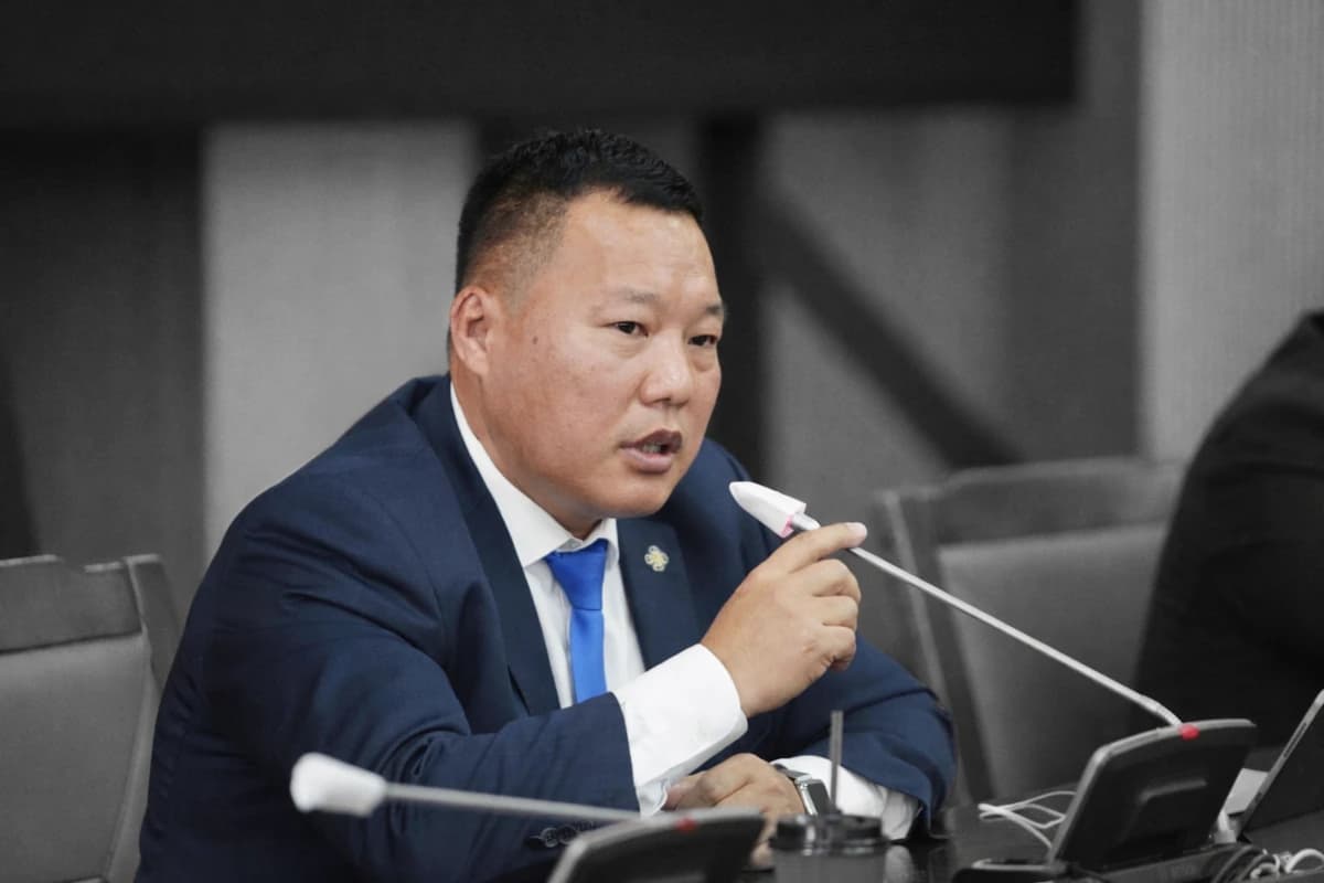 О.Цогтгэрэл дарга аа, хуулийн төслөө уншчихаад улс төр хийнэ үү?!