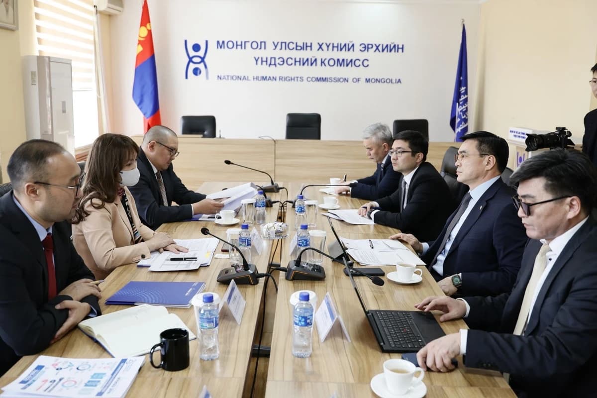 ХЗДХ-ийн сайд Хүний эрхийн үндэсний комисст ажиллалаа
