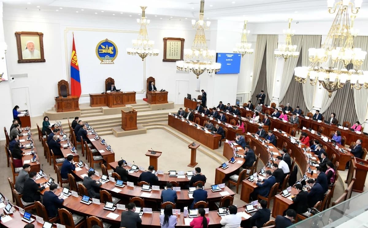 МАНай парламентын эмэгтэйчүүд хов, хор ярьсаар 2 жил болов!