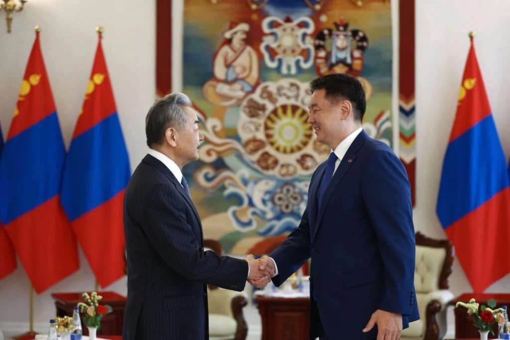 王毅出访与蒙古国外交政策的平衡术