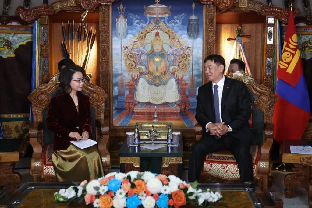中国亚洲事务人事变局